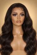 NAOMI gros plan lace